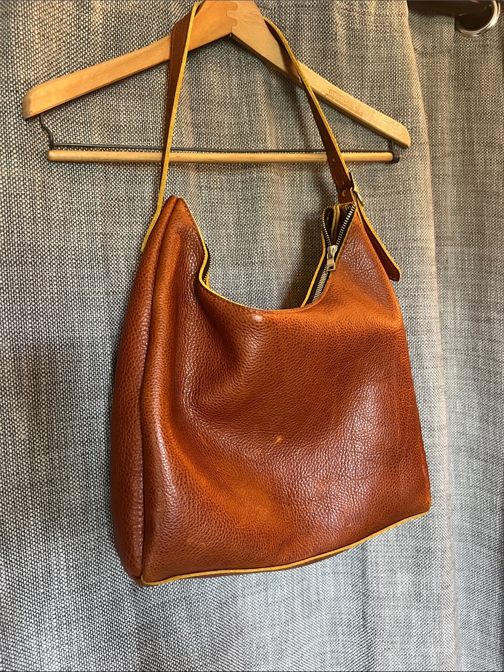 Portland Leather Aspen Shoulder Bag - Large - Picture 4 of 8